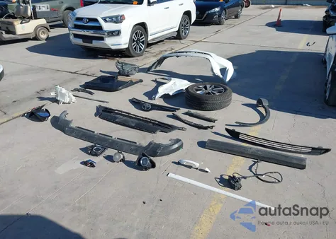 2017 Toyota Rav4 Xle из США, поврежденный, VIN JTMWFREVXHJ705329